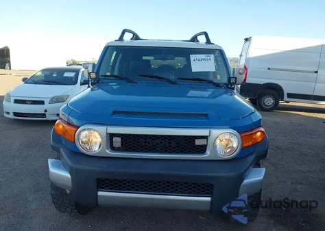 2012 Toyota Fj Cruiser z USA, uszkodzony, nr VIN JTEBU4BFXCK130958